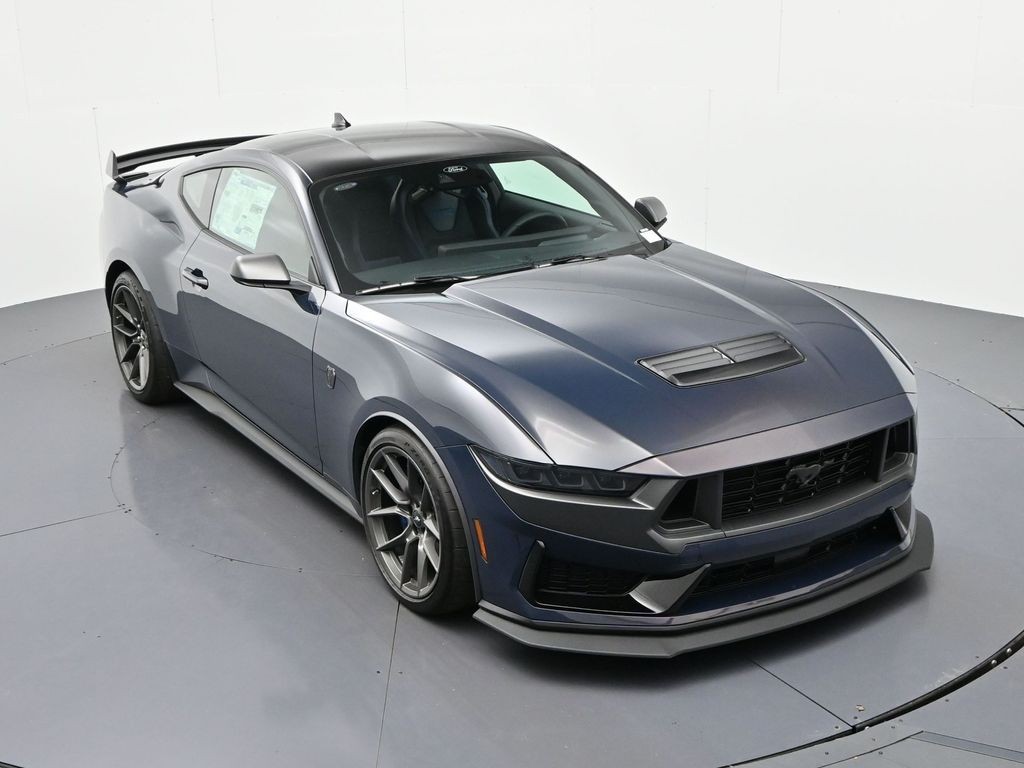 Ford Mustang Vehicle Full-screen Gallery Image 18