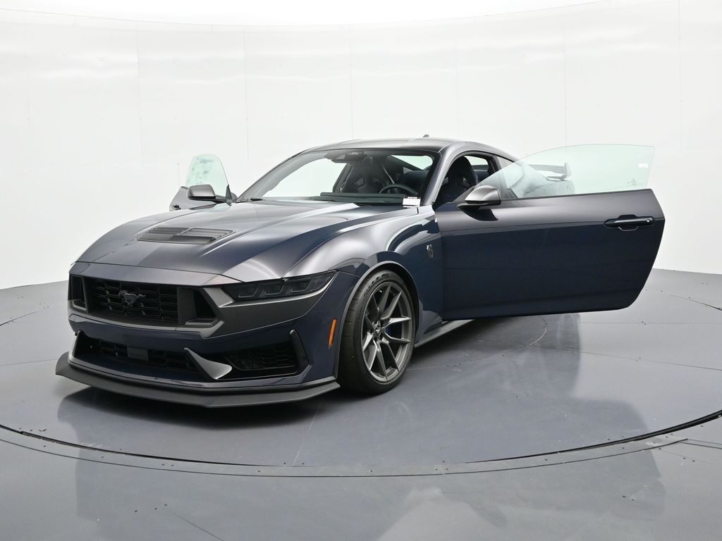 Ford Mustang Vehicle Full-screen Gallery Image 28