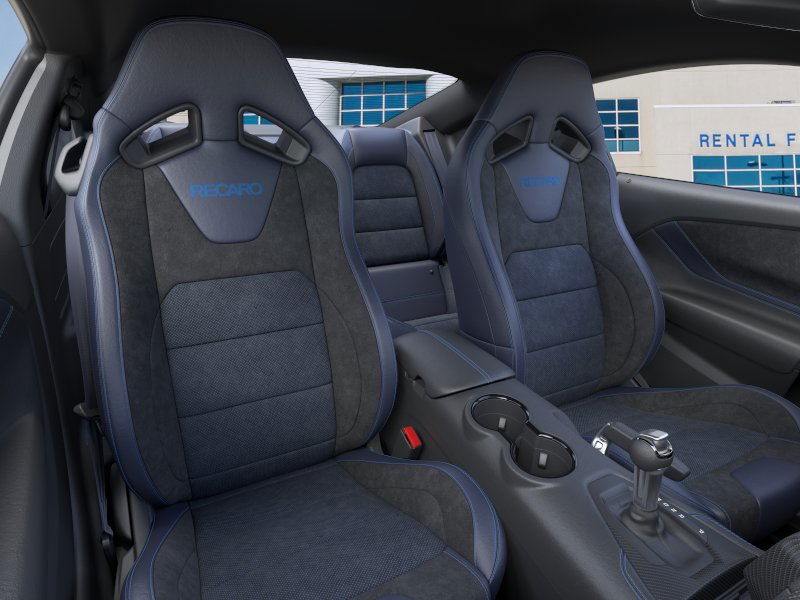 Ford Mustang Vehicle Full-screen Gallery Image 10