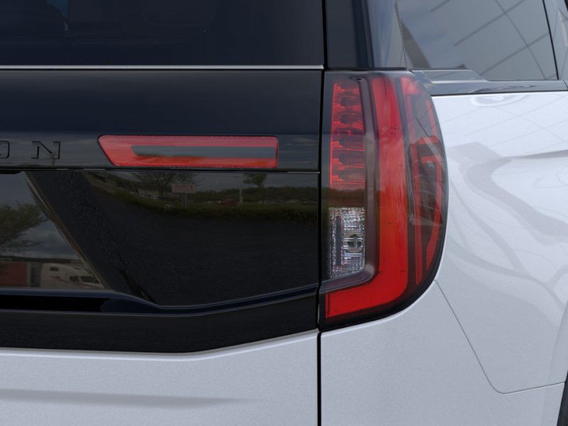 Ford Expedition Vehicle Full-screen Gallery Image 21