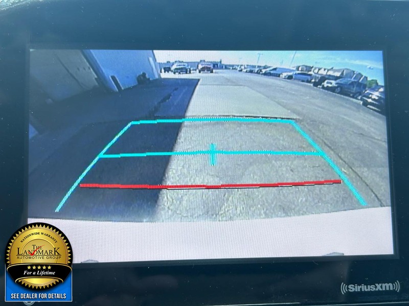 Toyota Camry Vehicle Full-screen Gallery Image 13