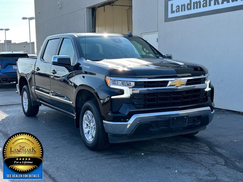 Chevrolet Silverado 1500 Vehicle Full-screen Gallery Image 3