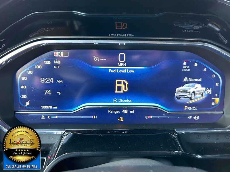 Chevrolet Silverado 1500 Vehicle Full-screen Gallery Image 12