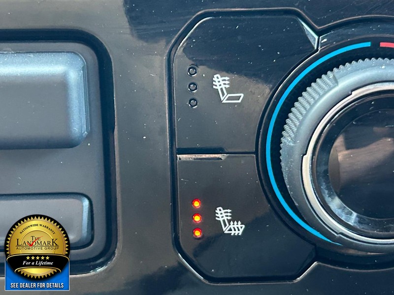 Chevrolet Silverado 1500 Vehicle Full-screen Gallery Image 14