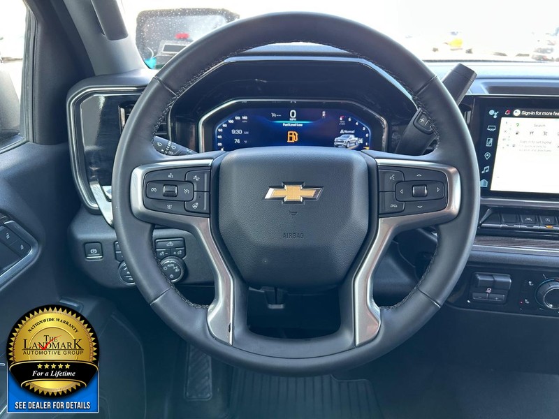 Chevrolet Silverado 1500 Vehicle Full-screen Gallery Image 19