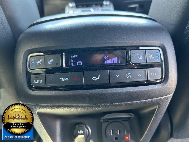 Hyundai Palisade Vehicle Full-screen Gallery Image 18