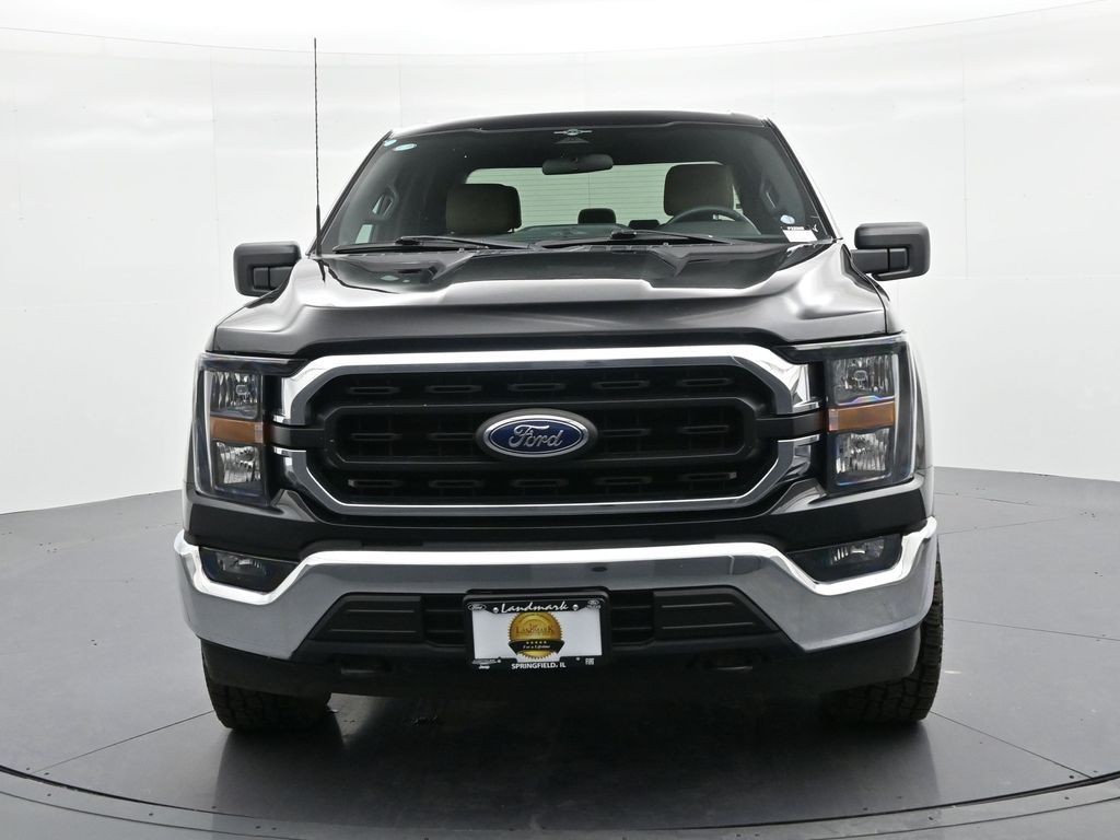 Ford F-150 Vehicle Full-screen Gallery Image 3