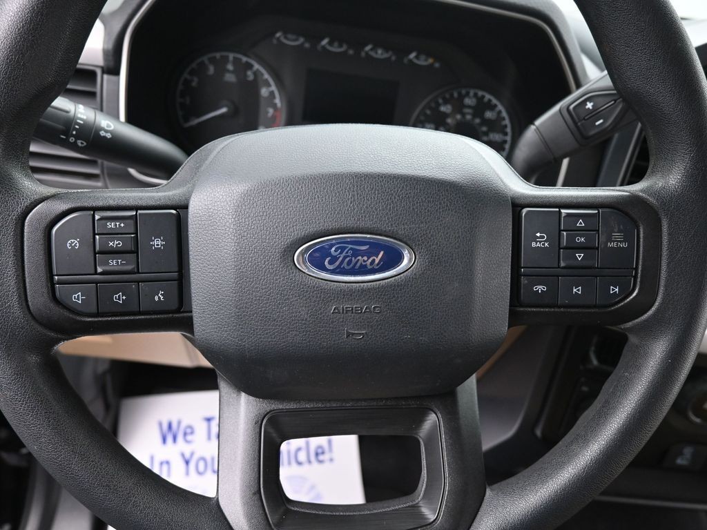Ford F-150 Vehicle Full-screen Gallery Image 16