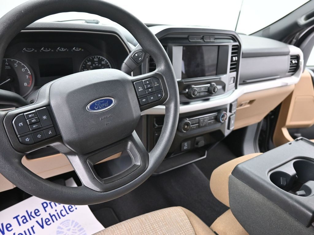 Ford F-150 Vehicle Full-screen Gallery Image 17