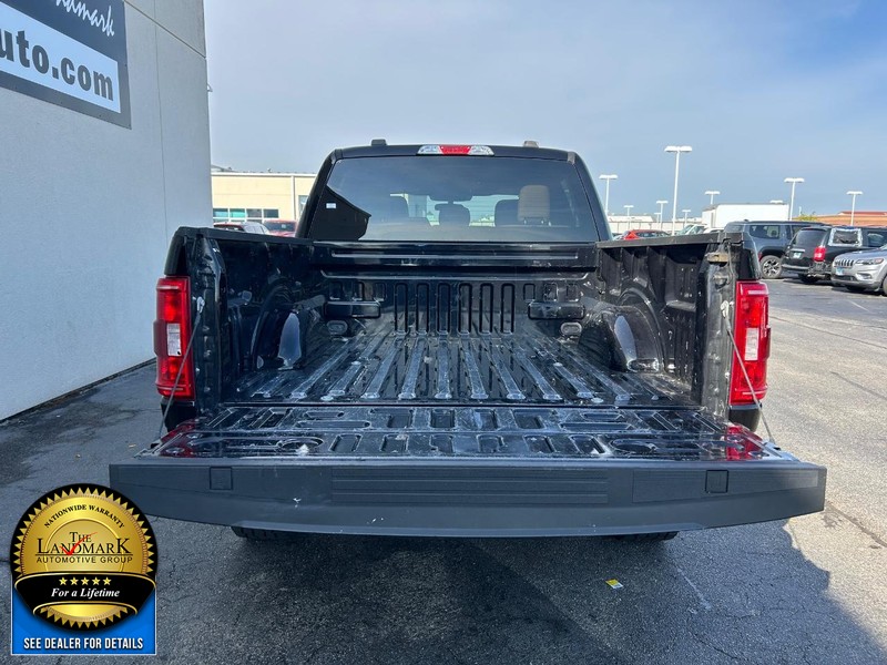 Ford F-150 Vehicle Full-screen Gallery Image 18