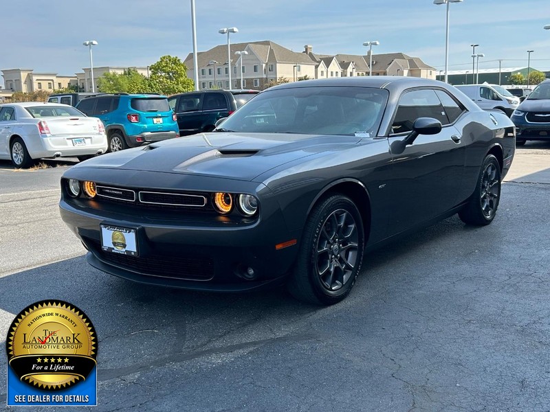 Dodge Challenger Vehicle Full-screen Gallery Image 5