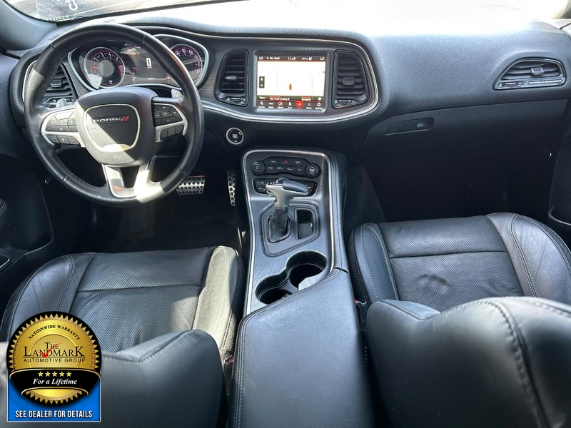 Dodge Challenger Vehicle Full-screen Gallery Image 14