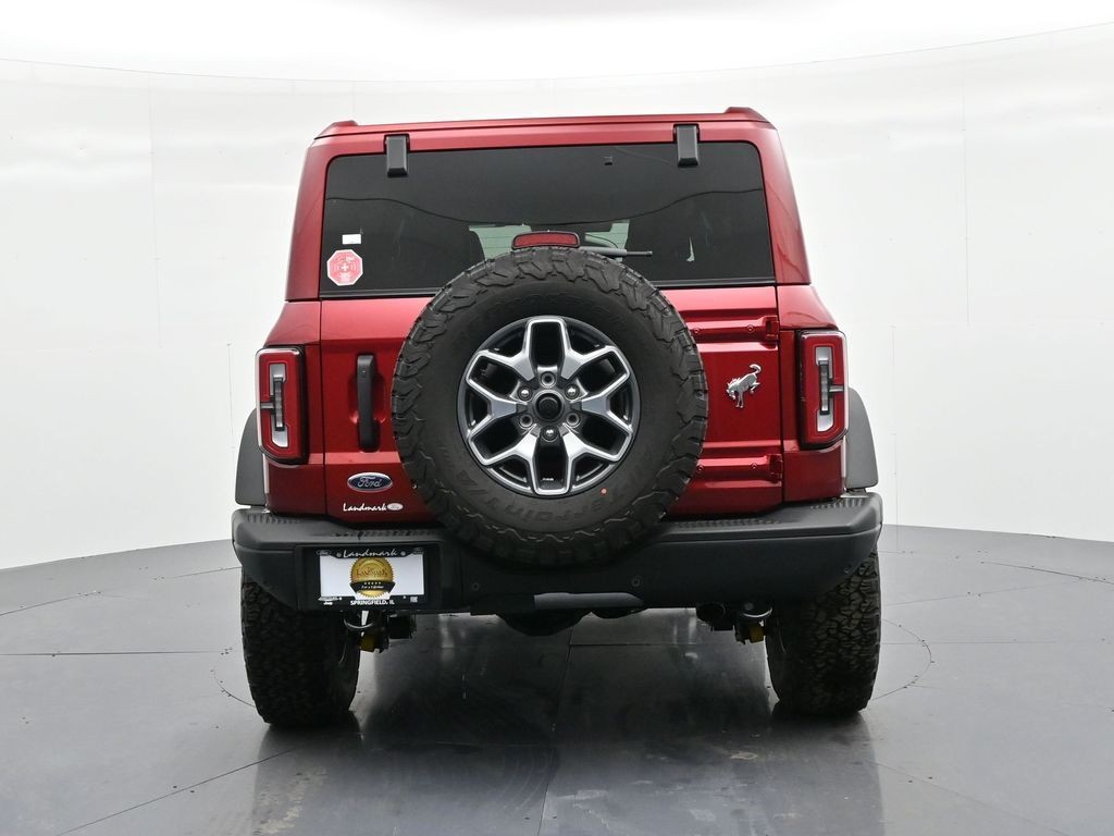 Ford Bronco Vehicle Full-screen Gallery Image 7