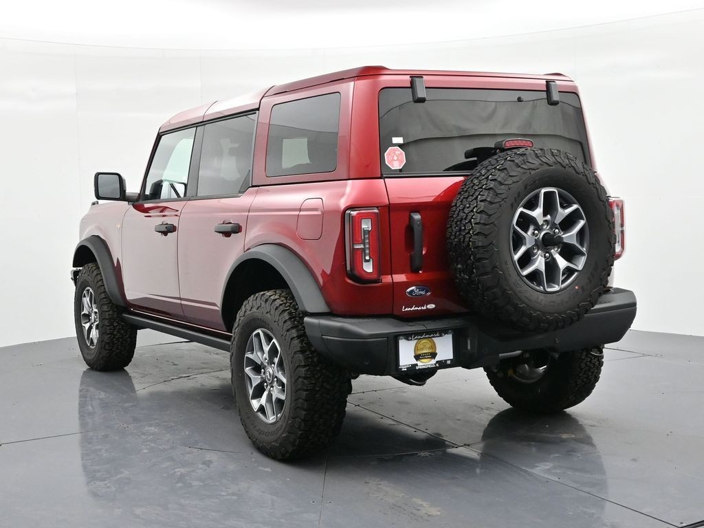 Ford Bronco Vehicle Full-screen Gallery Image 8