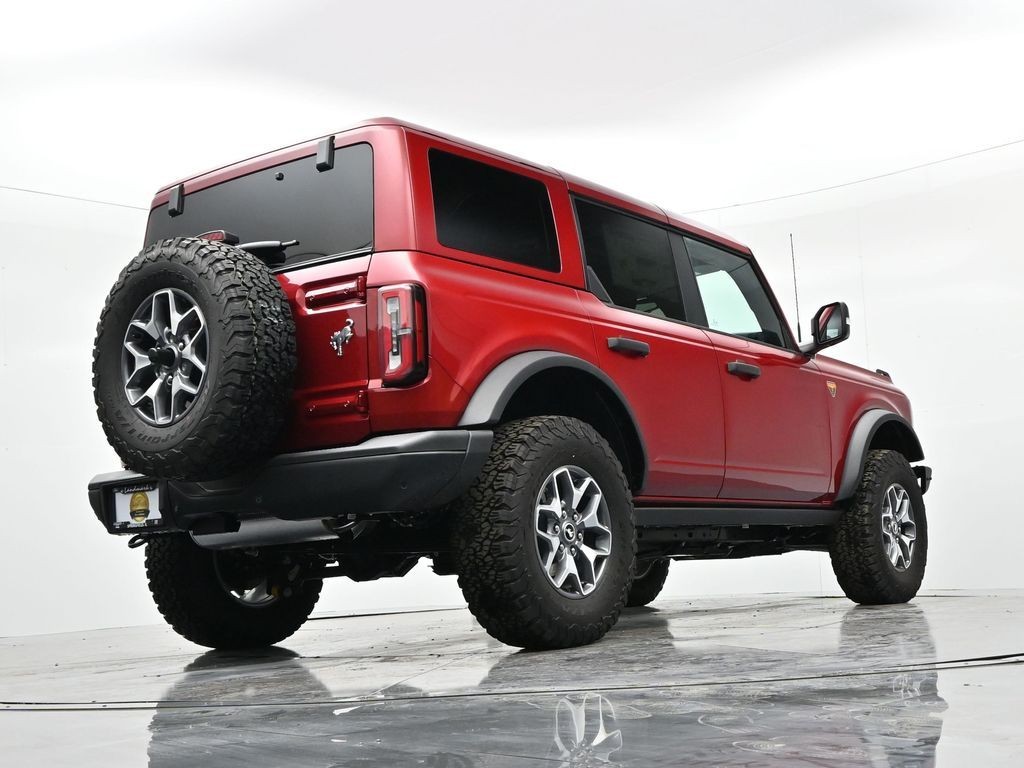Ford Bronco Vehicle Full-screen Gallery Image 23