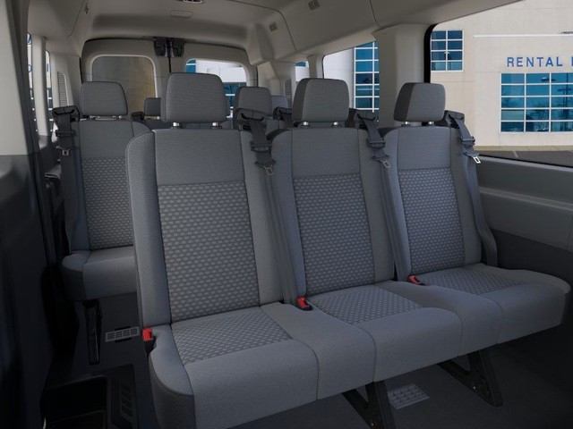 Ford Transit-350 Vehicle Full-screen Gallery Image 11