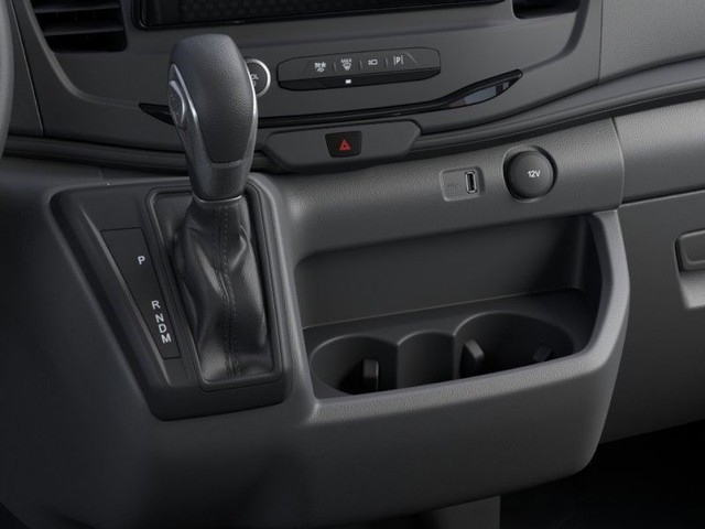 Ford Transit-350 Vehicle Full-screen Gallery Image 15