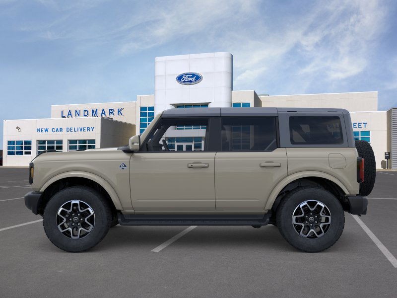 Ford Bronco Vehicle Full-screen Gallery Image 3