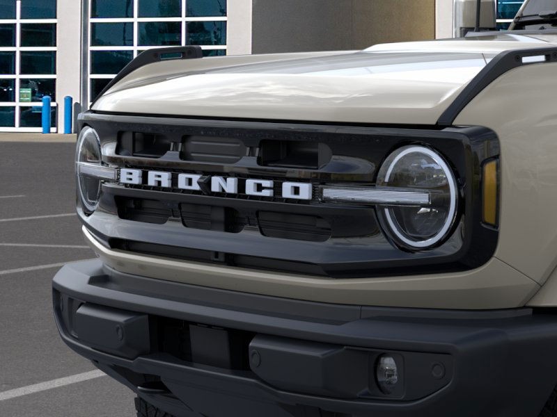 Ford Bronco Vehicle Full-screen Gallery Image 19
