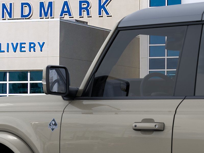 Ford Bronco Vehicle Full-screen Gallery Image 22