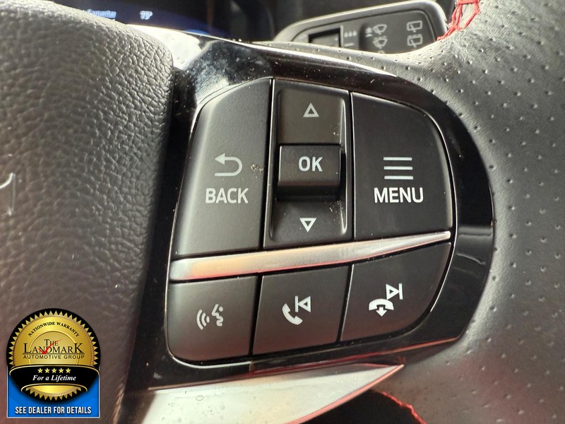 Ford Explorer Vehicle Full-screen Gallery Image 11