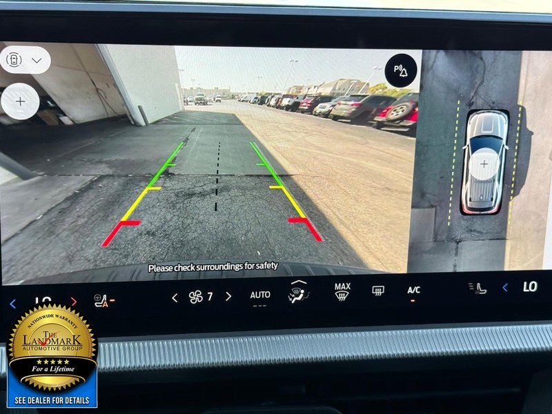 Ford Explorer Vehicle Full-screen Gallery Image 13