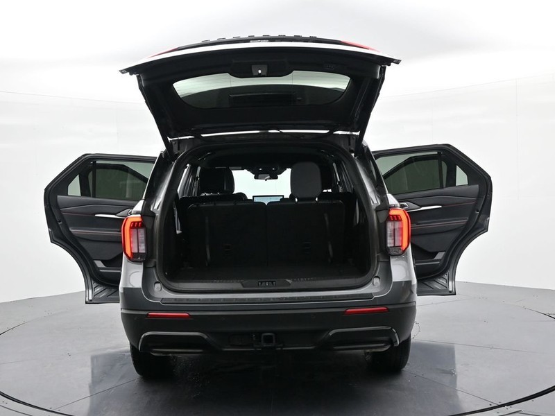 Ford Explorer Vehicle Full-screen Gallery Image 28