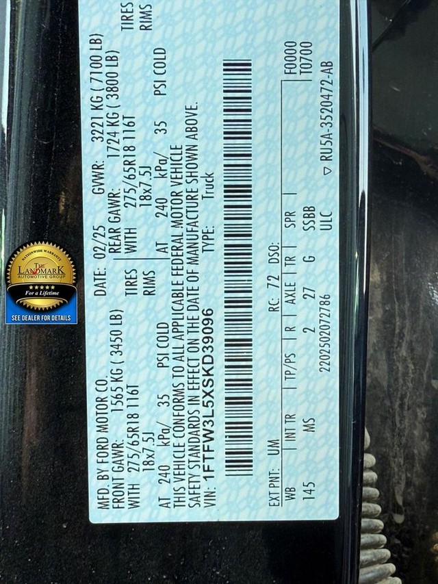 Ford F-150 Vehicle Full-screen Gallery Image 19