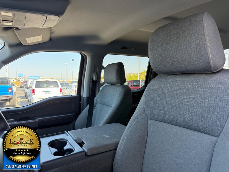 Ford F-150 Vehicle Full-screen Gallery Image 9