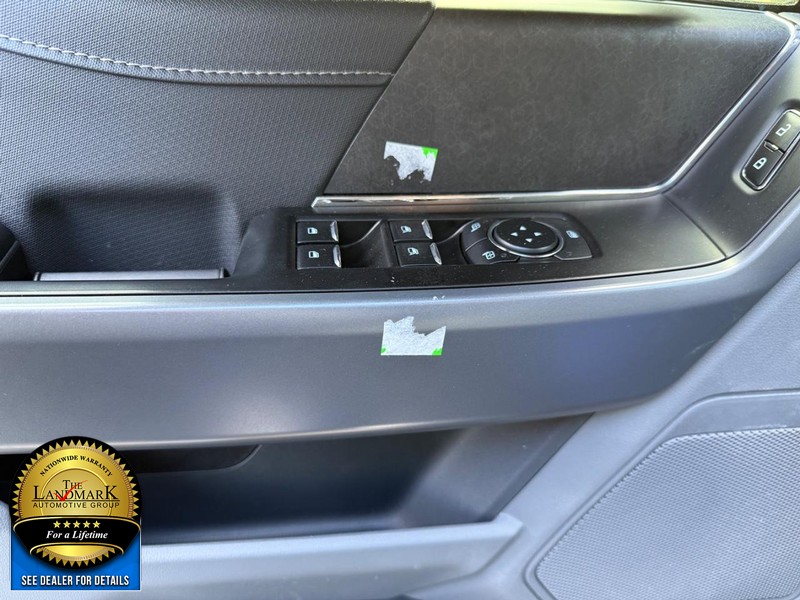 Ford F-150 Vehicle Full-screen Gallery Image 8