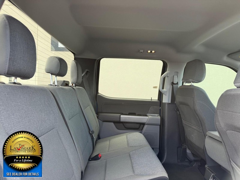 Ford F-150 Vehicle Full-screen Gallery Image 14