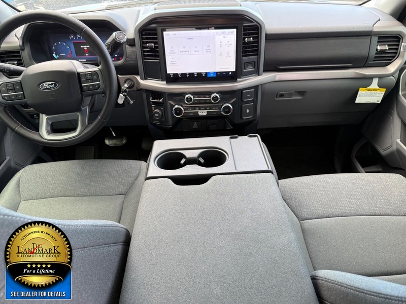 Ford F-150 Vehicle Full-screen Gallery Image 15