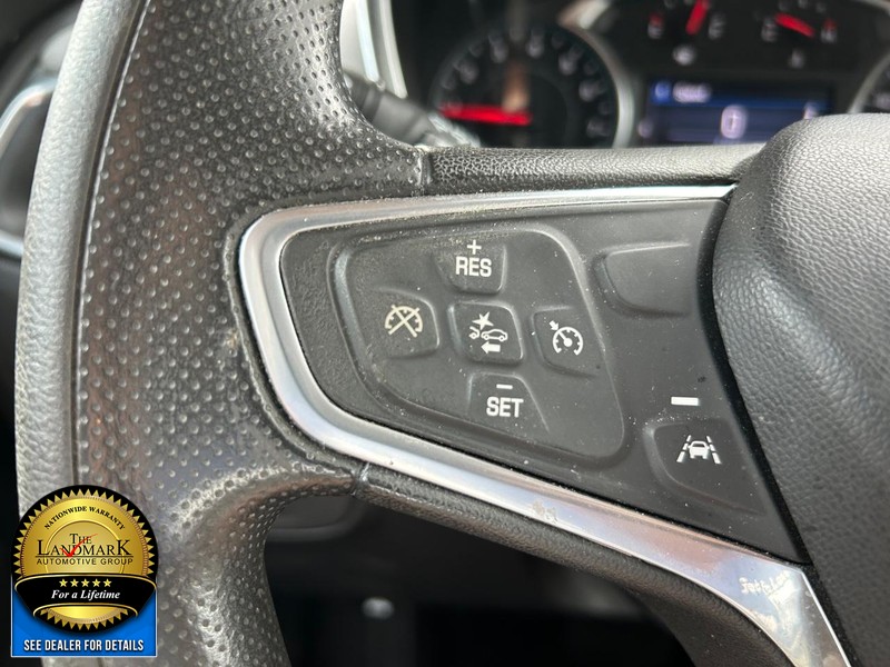 Chevrolet Equinox Vehicle Full-screen Gallery Image 10