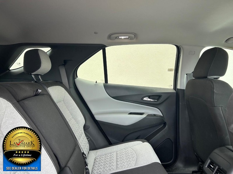 Chevrolet Equinox Vehicle Full-screen Gallery Image 14