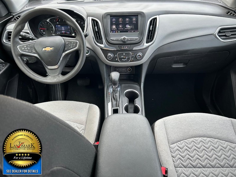 Chevrolet Equinox Vehicle Full-screen Gallery Image 15