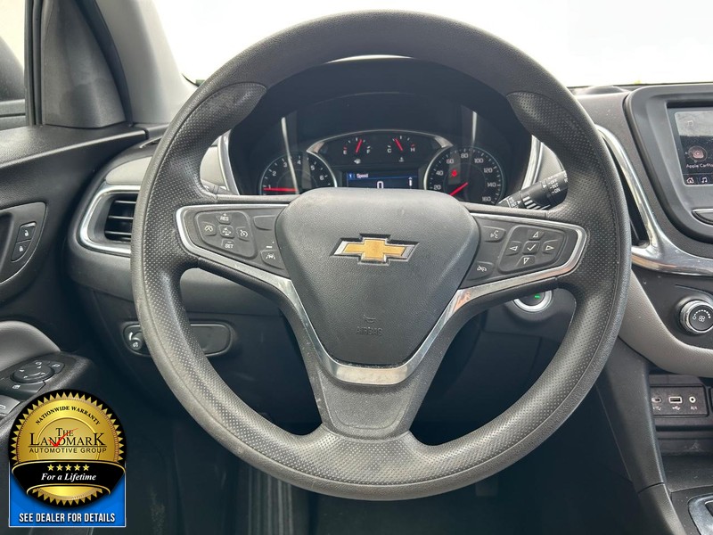 Chevrolet Equinox Vehicle Full-screen Gallery Image 16