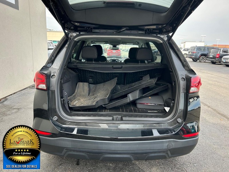 Chevrolet Equinox Vehicle Full-screen Gallery Image 18