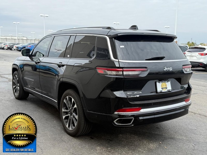 Jeep Grand Cherokee L Vehicle Full-screen Gallery Image 6