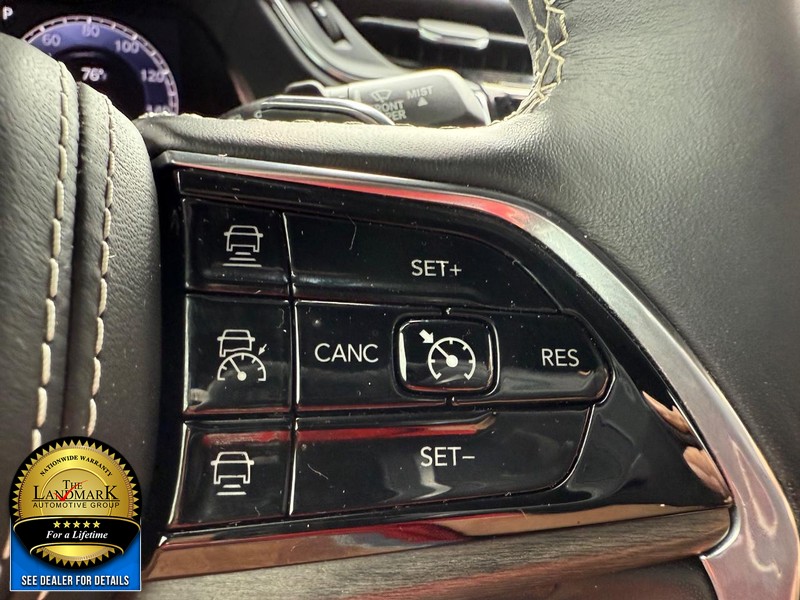 Jeep Grand Cherokee L Vehicle Full-screen Gallery Image 11