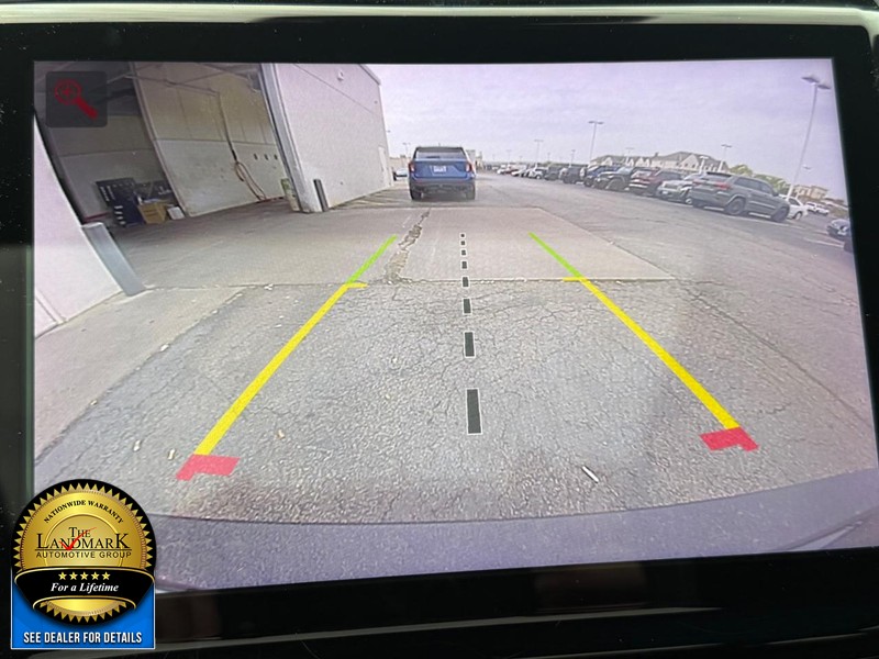 Jeep Grand Cherokee L Vehicle Full-screen Gallery Image 13