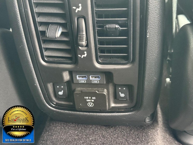 Dodge Durango Vehicle Full-screen Gallery Image 13