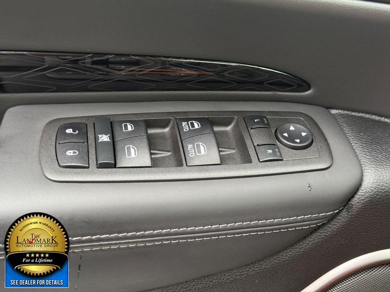 Dodge Durango Vehicle Full-screen Gallery Image 28