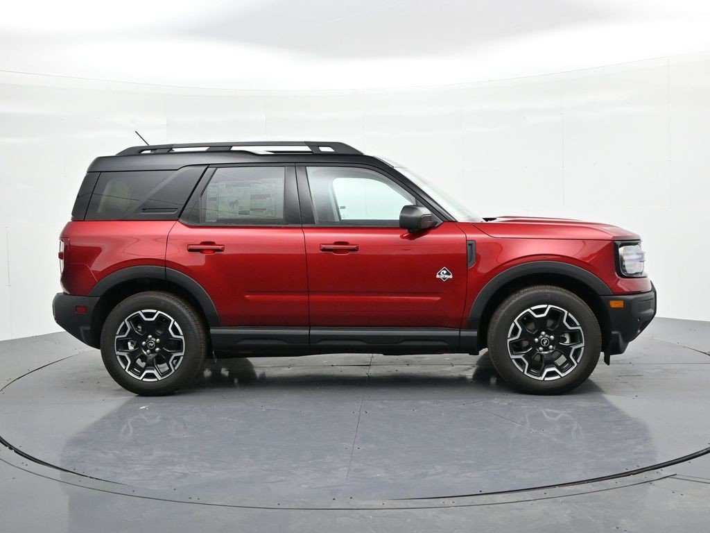 Ford Bronco Sport Vehicle Full-screen Gallery Image 5