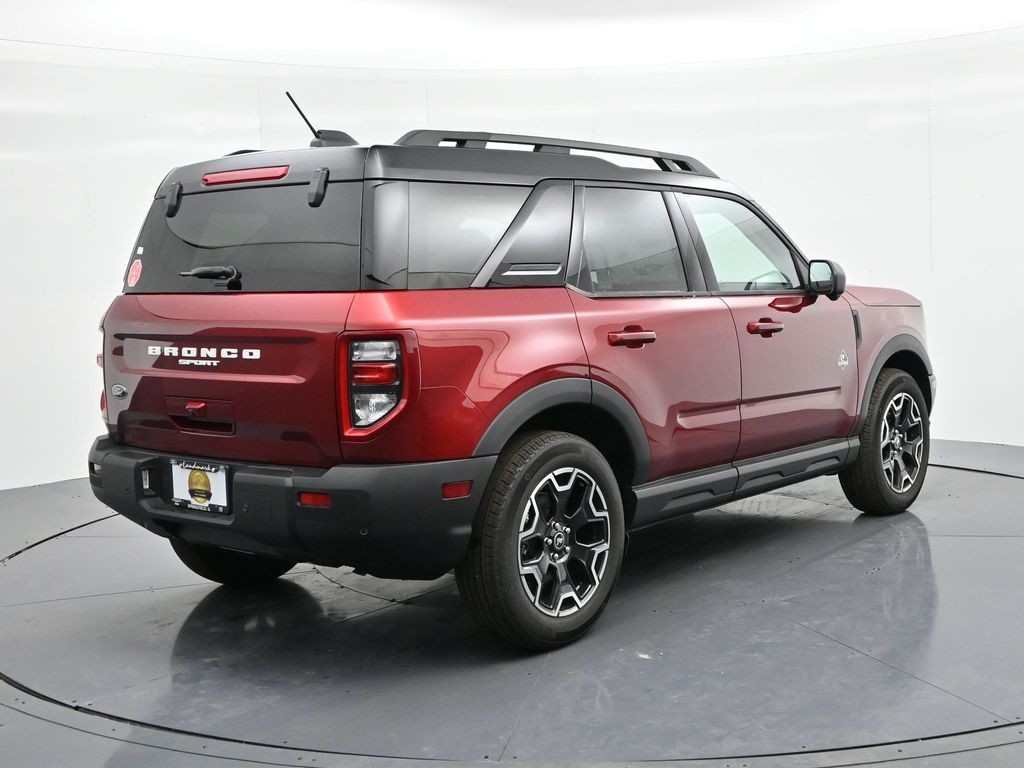 Ford Bronco Sport Vehicle Full-screen Gallery Image 6