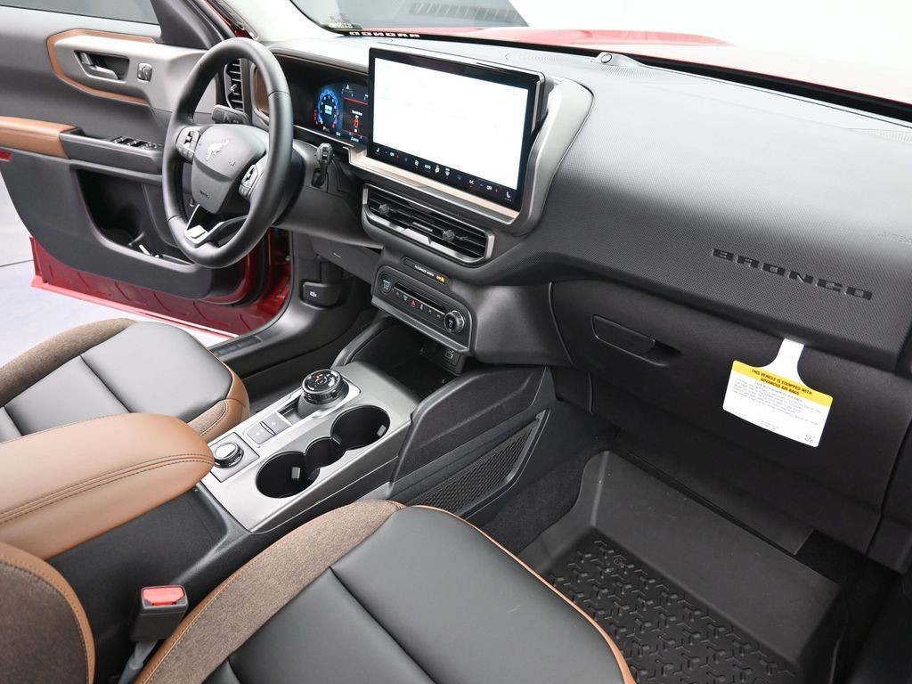 Ford Bronco Sport Vehicle Full-screen Gallery Image 10