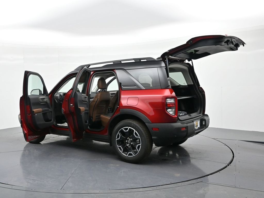 Ford Bronco Sport Vehicle Full-screen Gallery Image 28