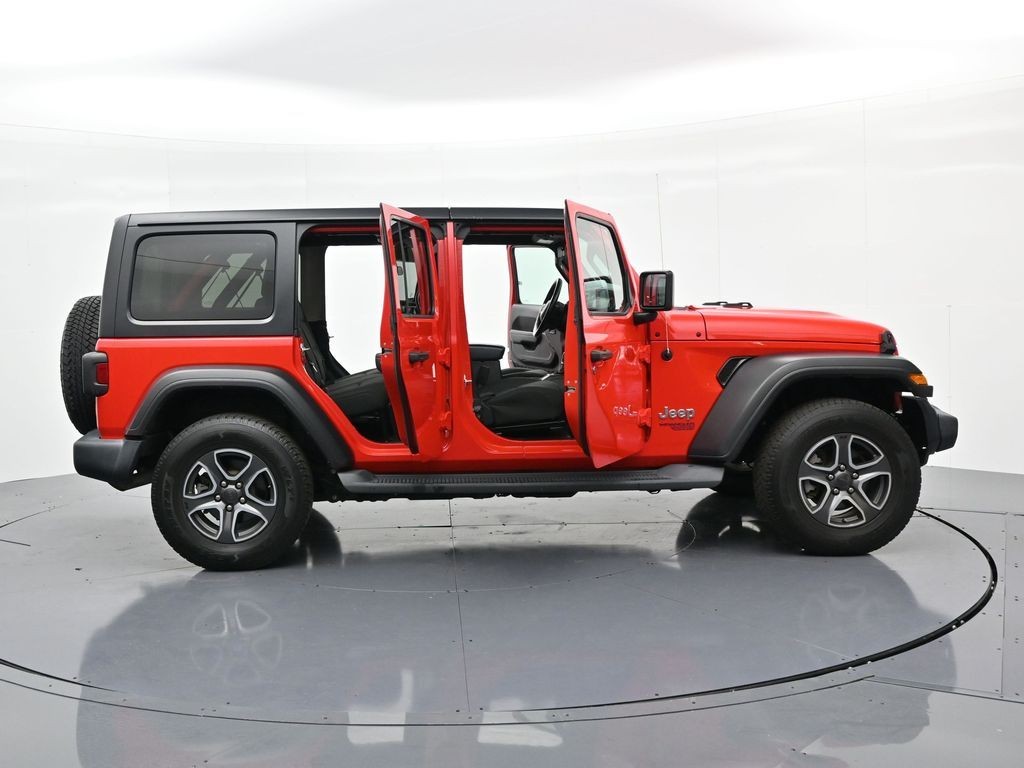 Jeep Wrangler Unlimited Vehicle Full-screen Gallery Image 23