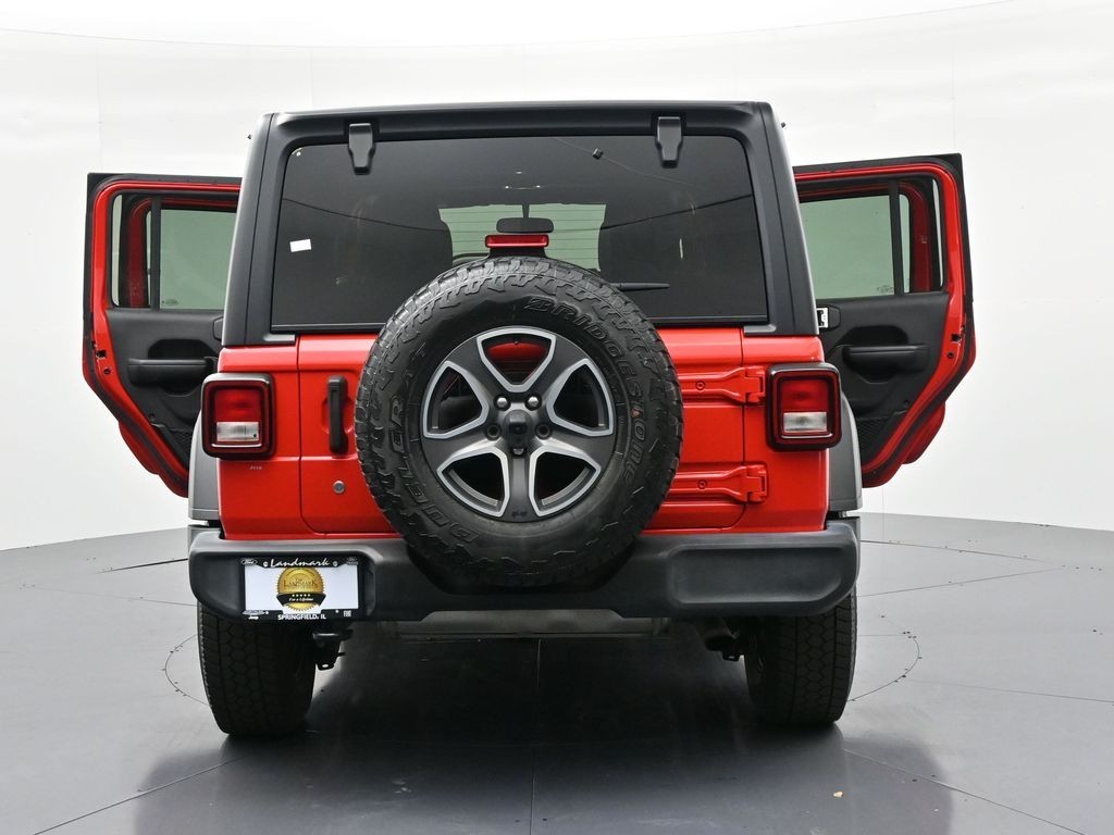 Jeep Wrangler Unlimited Vehicle Full-screen Gallery Image 26