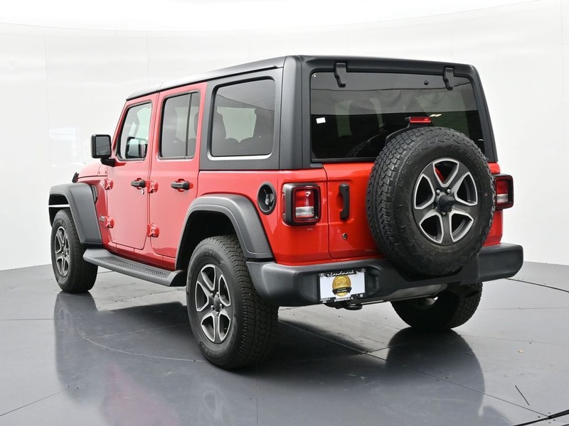 Jeep Wrangler Unlimited Vehicle Full-screen Gallery Image 8