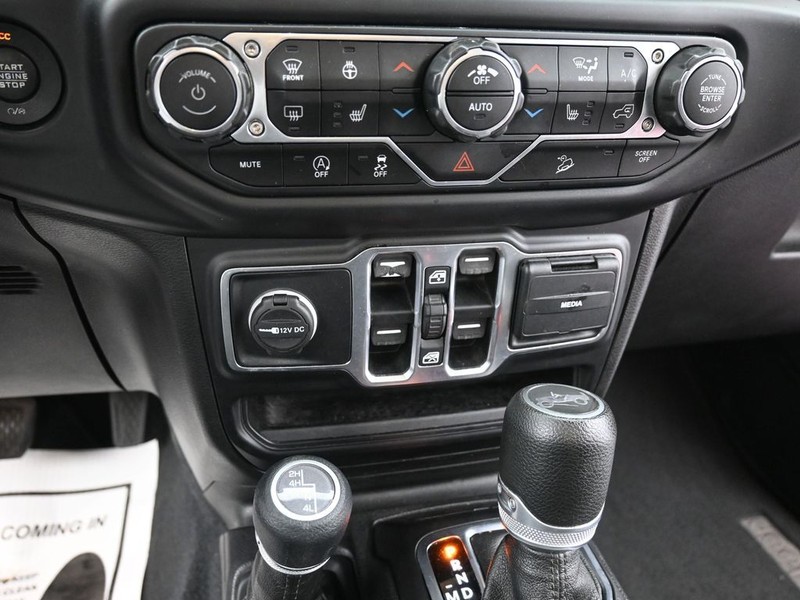 Jeep Wrangler Unlimited Vehicle Full-screen Gallery Image 12